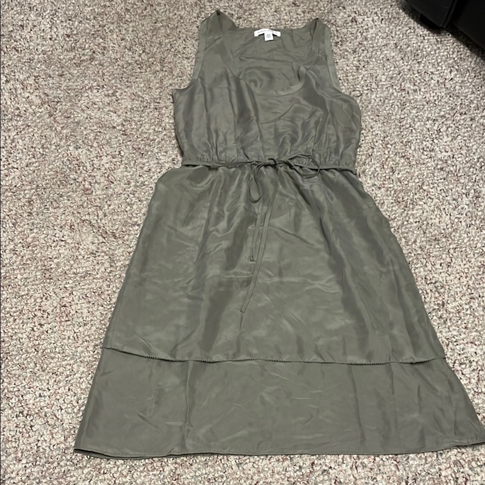 Banana Republic 100% silk Green Sleeveless Dress